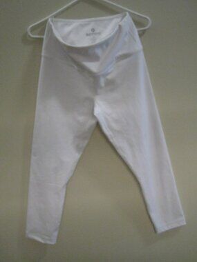 NWOT 90 Degree By Reflex White Capris Leggings Size M Medium